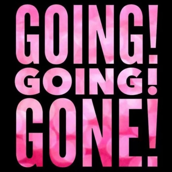 🔥🔥CLOSET CLEAN OUT SALE!!!🔥🔥 - Picture 3 of 5